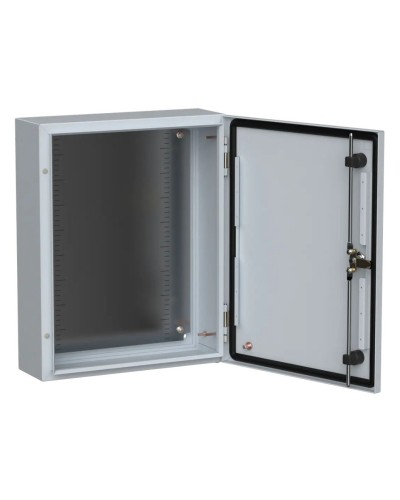 ЩМП-50.40.15 УХЛ1 IP66 500x400x150 TITAN 5 (TI5-10-N-050-040-015-66). Шкаф металлический с монтажной платой. IEK в Евпатории