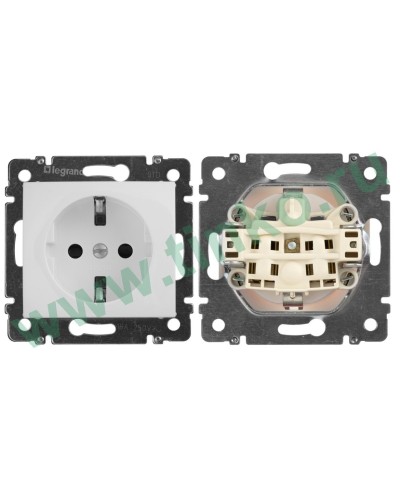 Розетка Valena 2К+3 10/16А, белый (774420). Розетка. LegranD в Евпатории